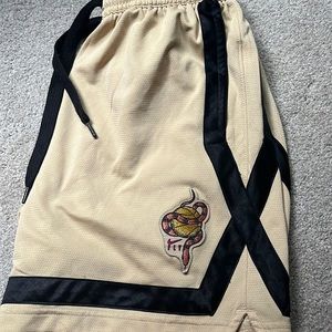 NIKE FLY- BASKETBALL SHORTS
